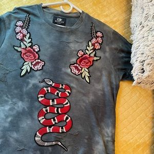 gucci snake tee
